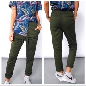 WILDFANG the Essential pant dark green size medium